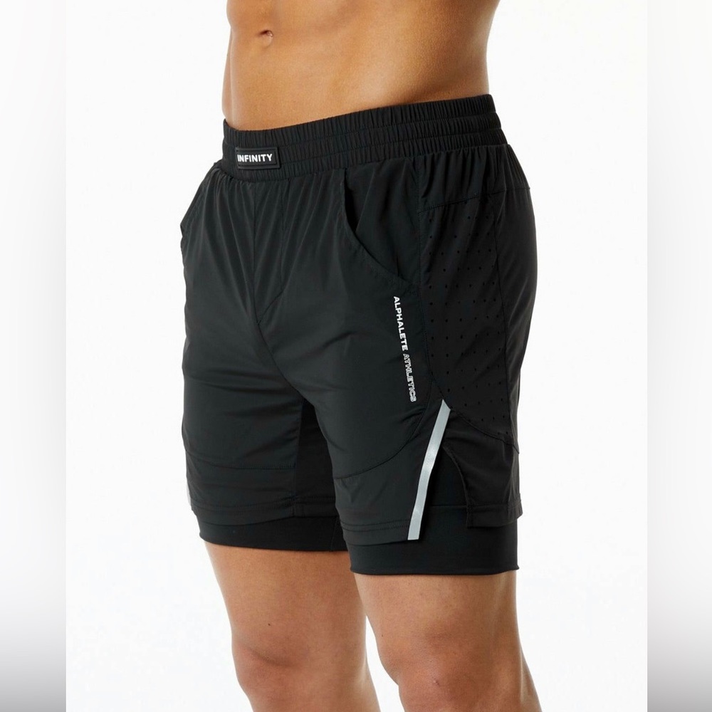 Men’s Alphalete Infinity compression lined shorts with tags